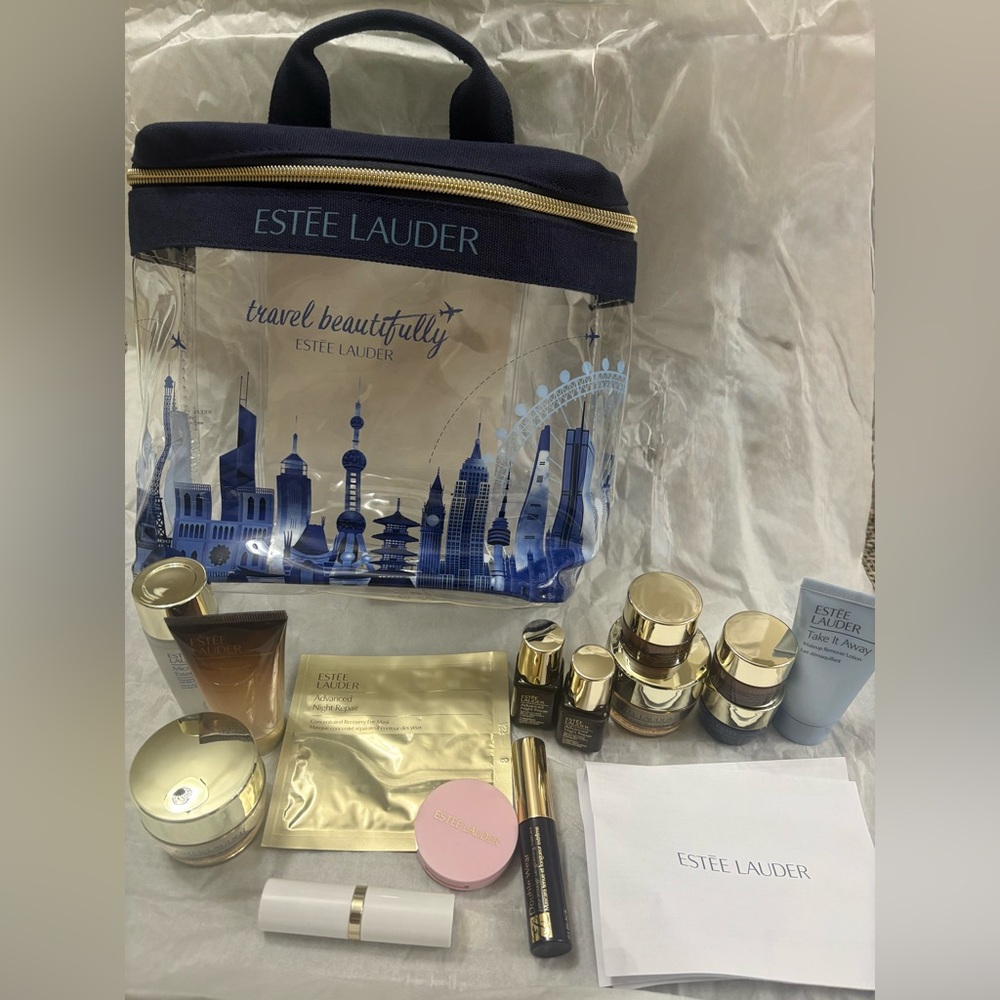 Estée Lauder Travel Set, comes with everything shown on photo.